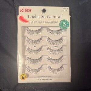 KISS Delicate Volume Eyelashes in Black